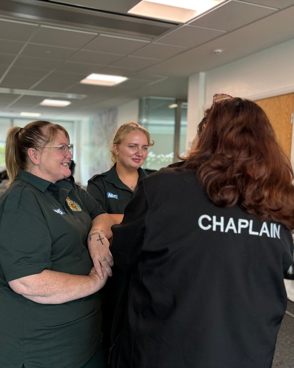 NWAmbulance's tweet photo. Got a bit of spare time and a big heart? 💬💚

We're looking for volunteer chaplains to support our teams by offering a listening ear, guidance and compassionate support during difficult moments.

Qualified people of all faiths and beliefs are welcome.

https://t.co/AhTOrjEjPf https://t.co/kZuhCfFViK