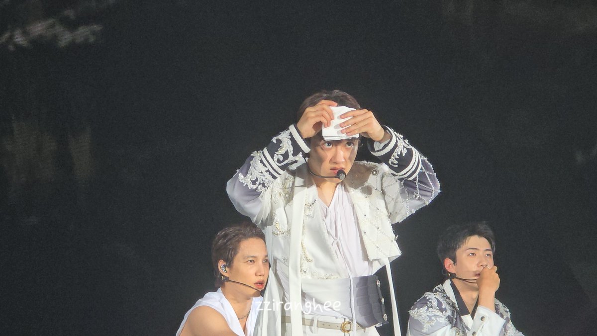 Zziranghee's tweet photo. all eyes on YOU 👀👀👀👀👀 https://t.co/it7E5Ud7mS