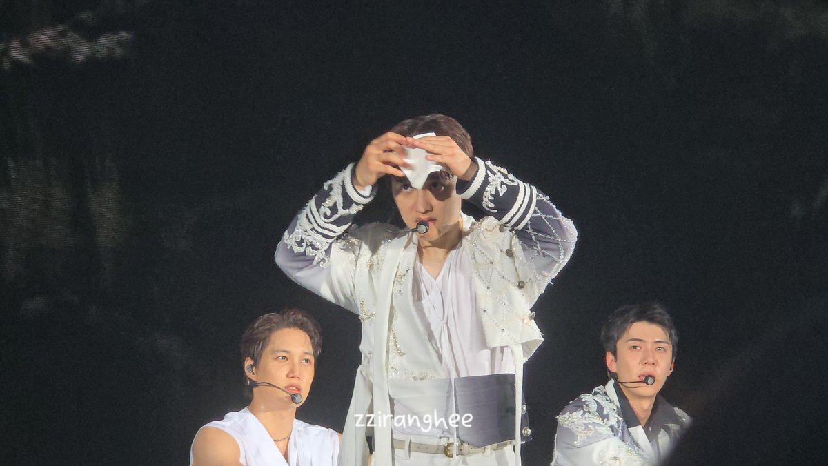 Zziranghee's tweet photo. all eyes on YOU 👀👀👀👀👀 https://t.co/it7E5Ud7mS