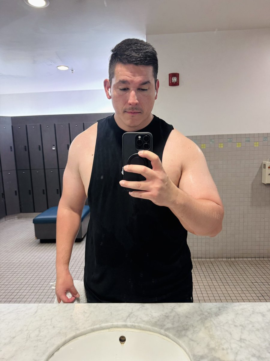 bruhpostle's tweet photo. Same Shit Different Day 🦾 https://t.co/cd5bE2SQPU
