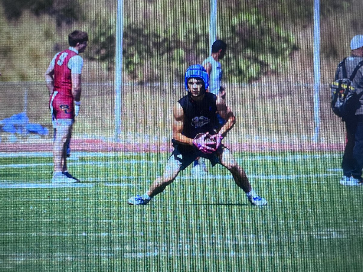 RamonaFBDawgs's tweet photo. Very blessed to have TWO (2) of the best slot WR’s in our county! Sr Dominic Lutz has Spider Man hands and powerful as a Indy Car & Jordan Howard (JR) on players to watch is quick and nifty as a hungry alley Cat! Two hard working fantastic young men! #slots #MouseDavis #BIG https://t.co/EjppBK7xsC