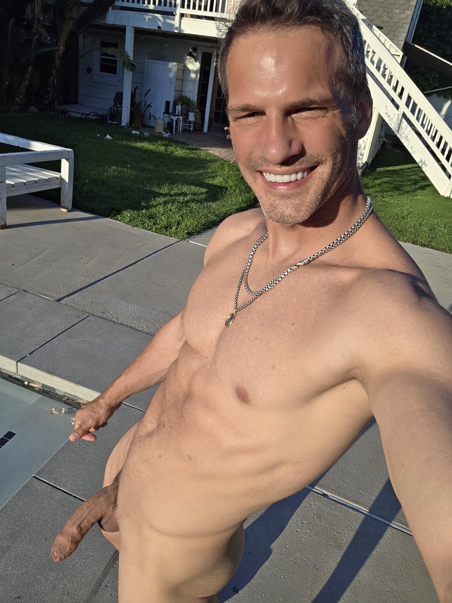 IamTommyWood's tweet photo. Enjoying sunny days 😎 https://t.co/J2i4YFgtT6