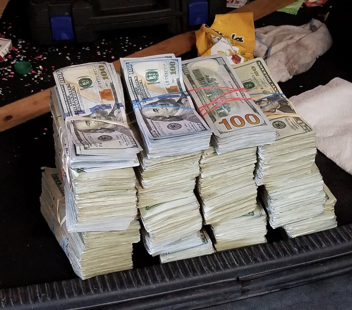 SaycheeseDGTL's tweet photo. Soulja Boy’s ex is attempting to sell his music royalties to collect the $4 million she won in court over her sexual battery lawsuit. https://t.co/PfxZaPtAwb