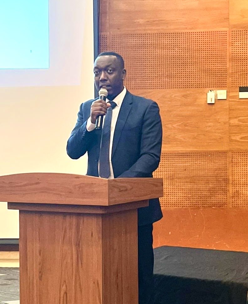 RwandaEmergency's tweet photo. 𝗧𝗛𝗘 𝗧𝗥𝗜𝗣𝗔𝗥𝗧𝗜𝗧𝗘 𝗠𝗘𝗘𝗧𝗜𝗡𝗚 𝗢𝗡 𝗧𝗛𝗘 𝗩𝗢𝗟𝗨𝗡𝗧𝗔𝗥𝗬 𝗥𝗘𝗣𝗔𝗧𝗥𝗜𝗔𝗧𝗜𝗢𝗡 𝗢𝗙 𝗥𝗘𝗙𝗨𝗚𝗘𝗘𝗦 𝗙𝗥𝗢𝗠 𝗧𝗛𝗘 𝗗𝗥𝗖 𝗧𝗢 𝗥𝗪𝗔𝗡𝗗𝗔 𝗔𝗡𝗗 𝗙𝗥𝗢𝗠 𝗥𝗪𝗔𝗡𝗗𝗔 𝗧𝗢 𝗧𝗛𝗘 𝗗𝗥𝗖.

From 20 - 21 June 2026, delegations from the Republic of Rwanda, the Democratic Republic of Congo, and UNHCR are meeting in Addis Ababa, Ethiopia, to discuss the voluntary repatriation of refugees hosted both countries.

The technical discussions will be followed by a High-Level Ministerial Meeting scheduled for 22 June 2026.
