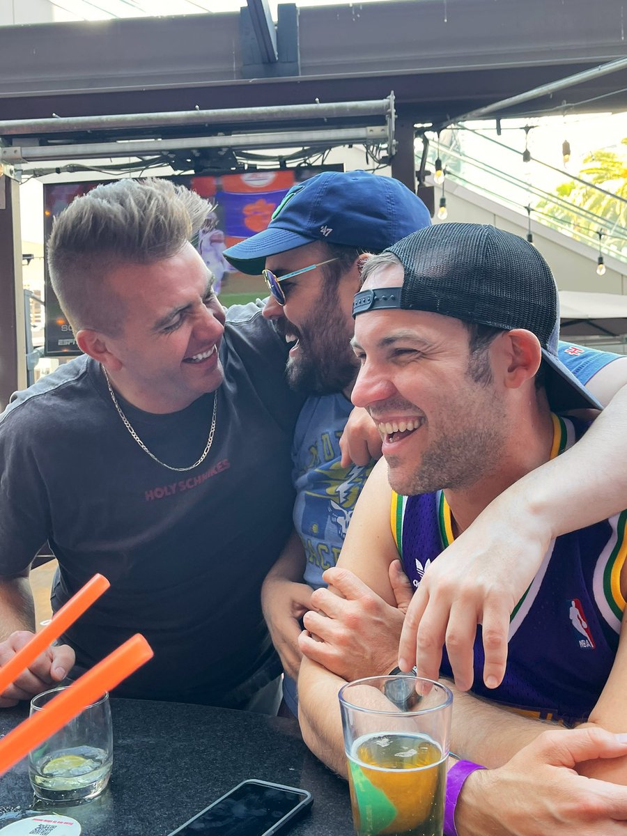 TommyO53's tweet photo. It looks like u and Dav
(And I shoulda taken my chance and frenched) https://t.co/UCeR5KaDOQ