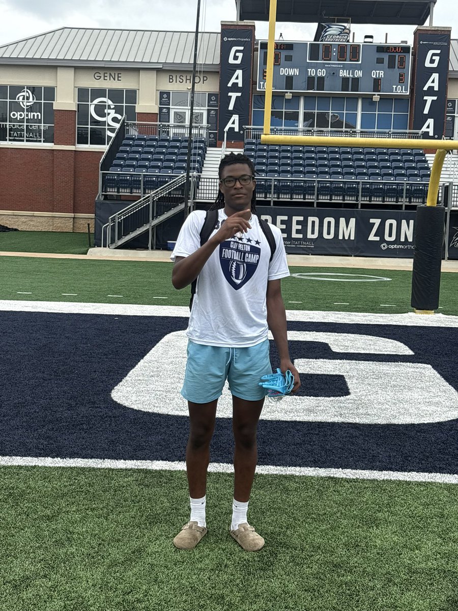 aiden_lov3tt's tweet photo. Blessed to be able to come out and compete at camp today🦅! @CoachWillis_ @CoachMizellGSU @GSCoachHelton @GSAthletics_FB https://t.co/UJP4ZybFbv