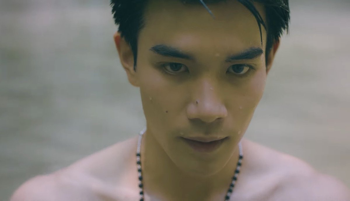heavenlyeuri's tweet photo. Tanrak may not fully realize it yet, but after the kiss, he has already chosen Barth. He hesitated to take off the rosary, yet he still did it. He might face more challenges ahead, but I feel like love will win, because love is something God gave to everyone.

#TickettoHeavenEP4 https://t.co/s27p9h7vqK