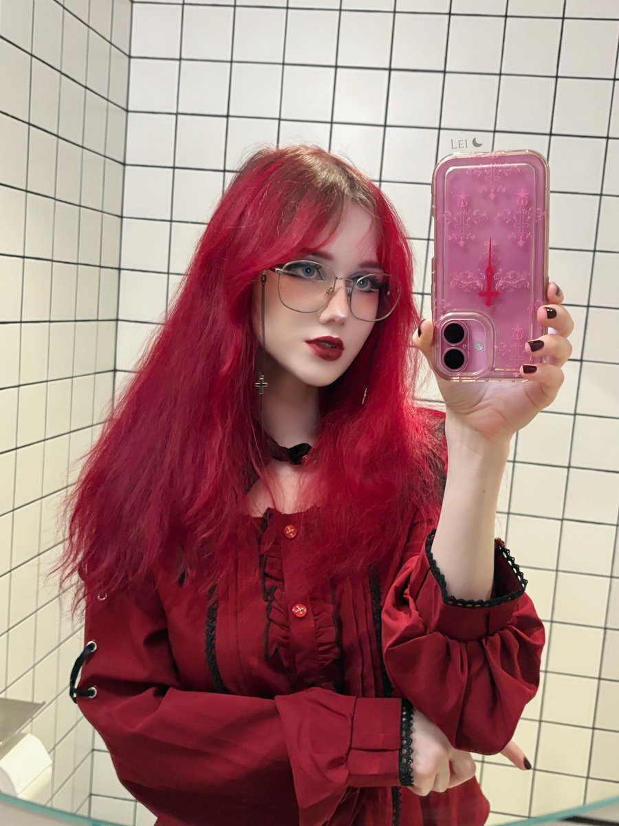 sadsoullei's tweet photo. do you liked my red hair pics? https://t.co/P6ikUr9Y0f