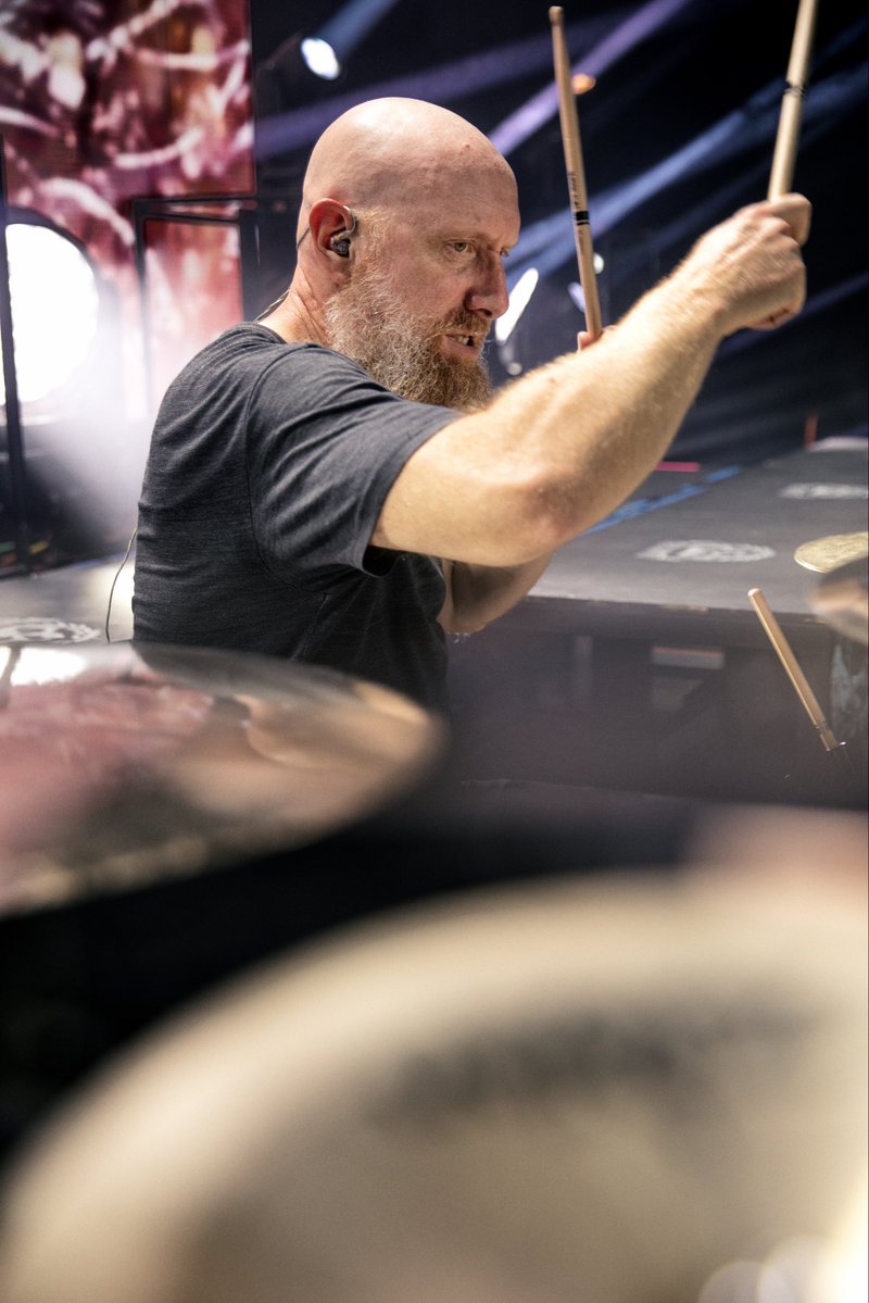kseofficial's tweet photo. BIG D!!! Dallas, you brought the sizzle and we brought the queso for the perfect party! What an incredibly fun crowd with generational metal vibes we love to see. Thank you for coming out and shredding with us and much love to our long-time partner in live music crime, the @southsideballroom! 📸: @manalivecreative