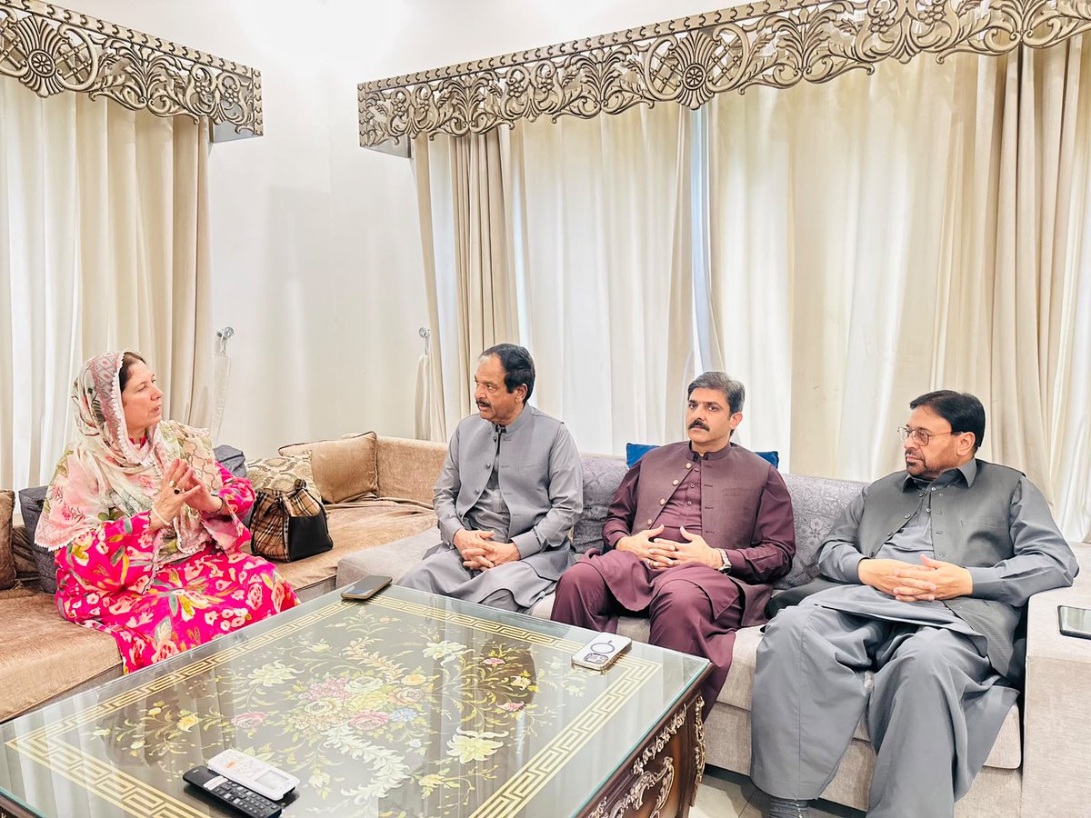 istehkamPK's tweet photo. سیکرٹری جنرل استحکام پاکستان پارٹی میاں خالد محمود سے گلگت بلتستان سے خواتین اور ٹیکنوکریٹ کی مخصوص نشستوں پر استحکام پاکستان پارٹی کے منتخب ہونے والے ممبران اسمبلی محمد علی اور دلشاد بانو کی ملاقات۔
#istehkamepakistanParty #IPPOfficial #ippgilgitbaltistan https://t.co/1UDBh9qL72