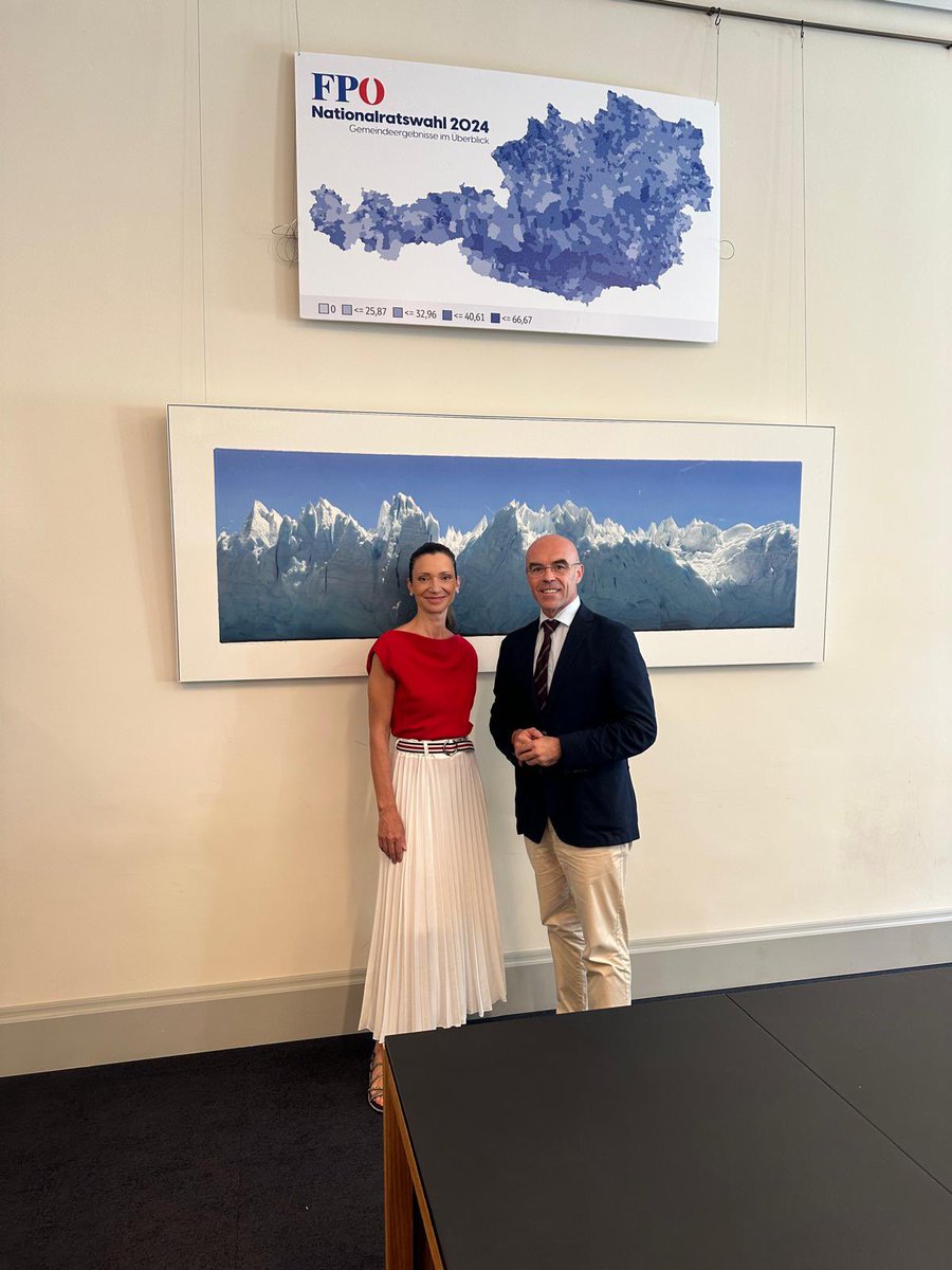 Jorgebuxade's tweet photo. 🎉 El @FPOE_TV , nuestros amigos austriacos, con su líder @herbert_kickl, celebran el 70ºAniversario. Es una alegría y un honor poder participar en distintos eventos y reuniones de @PatriotsEP en el Parlamento austriaco, con el presidente de la cámara y la portavoz de exteriores de fpö. Los patriotas se han reunido en torno a este aniversario con @PM_ViktorOrban @geertwilderspvv @Alice_Weidel @KingaGal @hermanntertsch @jm_frias @PetraStegerFPOE @MariekeEhlers o @PaoloBorchia
