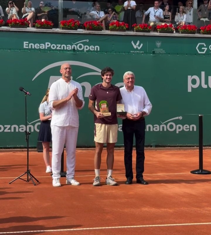 Not_Esportivas's tweet photo. ATP Challenger!
Parabéns ao tenista campeão o brasileiro Gustavo Heide (🇧🇷) que conquistou o @ATPChallenger de @poznanopen na Polônia, conquistando o quarto título de challenger na carreira
#ATPChallenger #tennis #EneaPoznanOpen2026 #PoznanOPEN #OnTheRise #GustavoHeide https://t.co/megFiXKlM9
