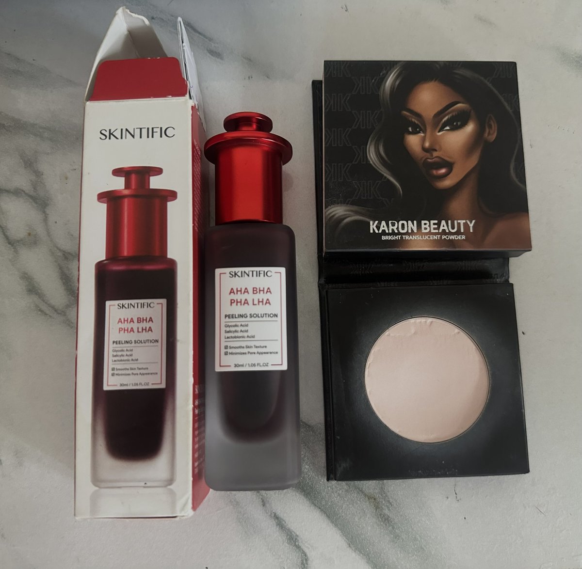 aoeyxz's tweet photo. ส่งต่อ  - เซรั่มแดง skintific 95% 210฿
- แป้งฟลุ๊คกะล่อน karon beauty 75% 160฿

ค่าส่ง 35 ฿ (เพิ่มเติมเดมค่ะ ลดได้นิดหน่อยถ้ารับคู่)

#ส่งต่อคสอ #ส่งต่อเครื่องสำอาง #ส่งต่อเครื่องสำอางค์ #ส่งต่อเครื่องสำอางมือสอง #ส่งต่อสกินแคร์ #ส่งต่อคสอมือ2 #ส่งต่อเสื้อผ้ามือสอง https://t.co/xLLcGqhtWH