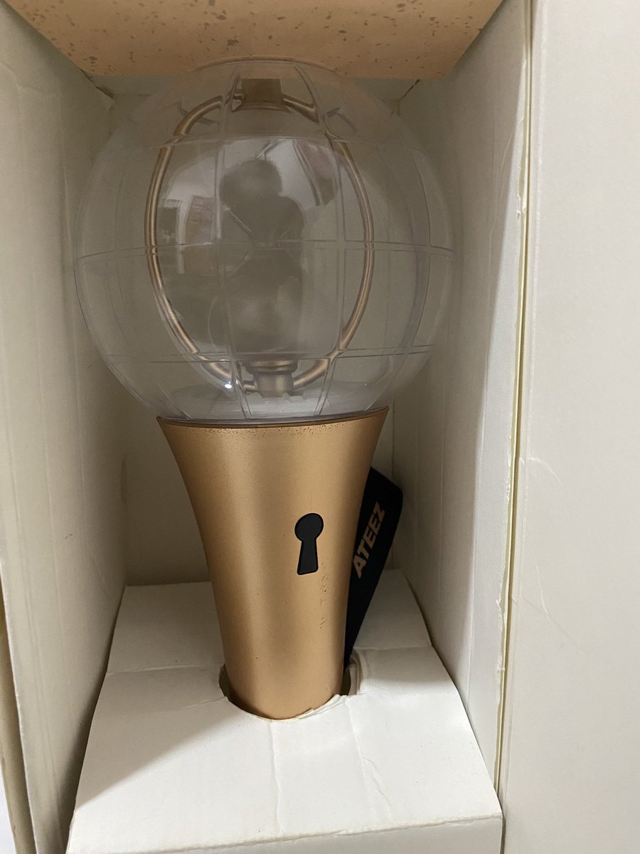 soldocoups's tweet photo. VENDO/VENDA
Lighstick ATEEZ nunca usada
Conecta no app
Original
R$ 350,00 + frete nacional
Entrego em mรฃos no metrรด Rio
#ateez #lighstick #lighstickateez #venda https://t.co/po69TImLRj
