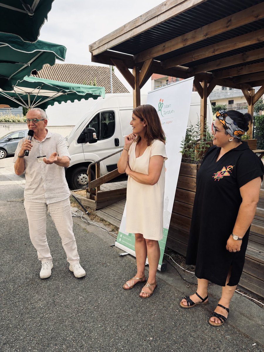DufraisseCcile1's tweet photo. Avec ma collègue @MarouaSylla , nous étions présentes à l’inauguration des nouveaux locaux de l’association @TendueMain aux #Minimes.
Merci à Christian Soulié et à tous les bénévoles qui, depuis 23 ans, portent avec la même énergie une mission essentielle : tendre la main à ceux qui en ont besoin.
La solidarité de proximité mérite d’être soutenue. La Ville de Toulouse sera toujours à vos côtés.