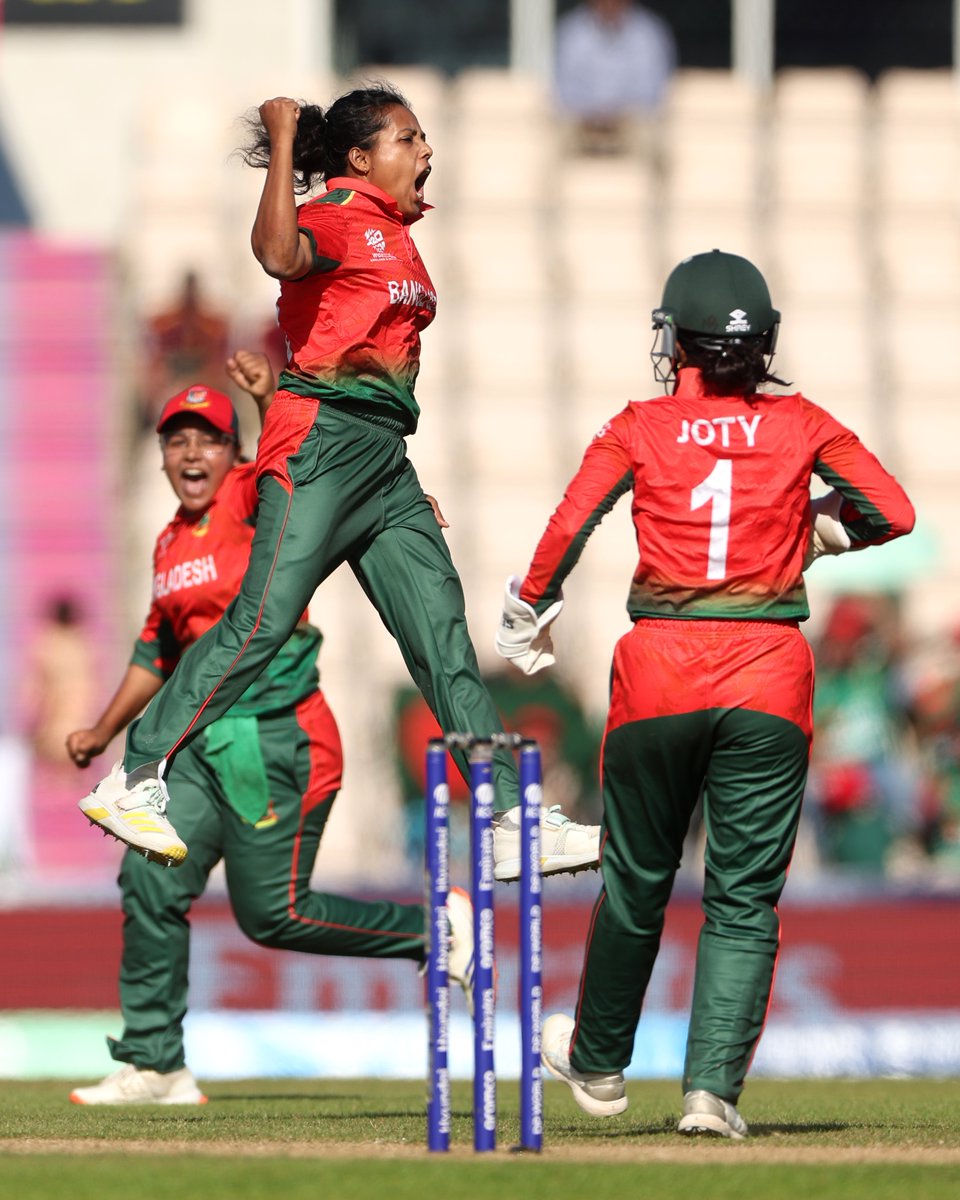 cricinfo's tweet photo. WHAT A TURNAROUND! Bangladesh’s bowlers craft a masterful defence to beat Pakistan at the #T20WorldCup for the first time! 

Pakistan needed a run a ball with ten overs to go, but lost 6 wickets and scored just 36 more runs to remain winless in Group 1! https://t.co/7CVyWDxLSU