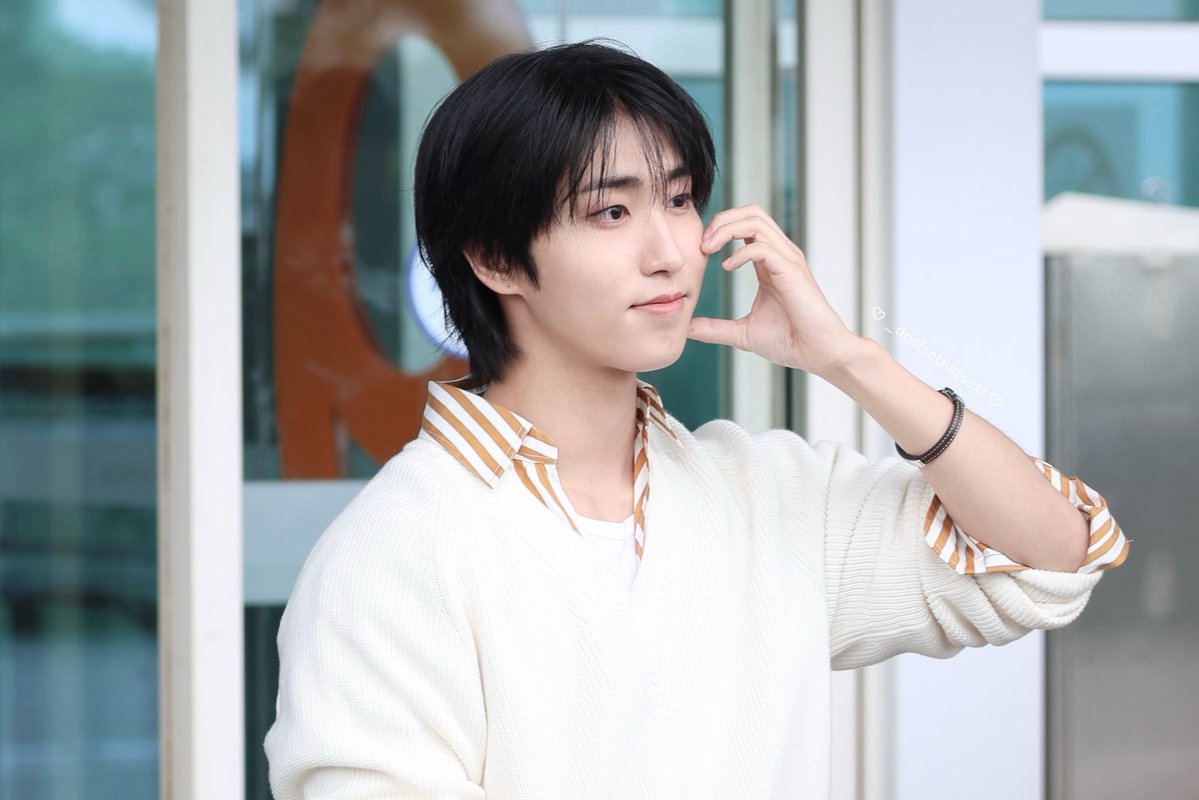 hjspopbase's tweet photo. #HAN Jisung is expected to arrive in Milan today at approximately 8:00 PM CEST ahead of his upcoming Fashion Week schedule representing Tod’s

— Tags to use upon arrival ⬇️ 

MILANO ACCOGLIE HAN
#️⃣HANxTODs @/Tods https://t.co/44JwN3mNe2
