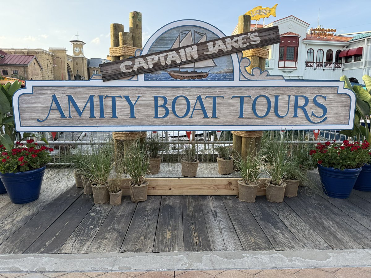 OnePicUO's tweet photo. 🦈Original Jaws ride attraction sign
⚓️Mini Jaws tribute store
🍬San Francisco Candy Factory
🌎Universal Studios Florida 

#universalorlando #jaws #jaws51 #uoap https://t.co/w14rRZz95M