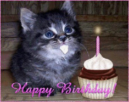 lizzypeazy's tweet photo. @curlssuka с днем рождения!! 🎉🧁 https://t.co/vngUQiXLYZ