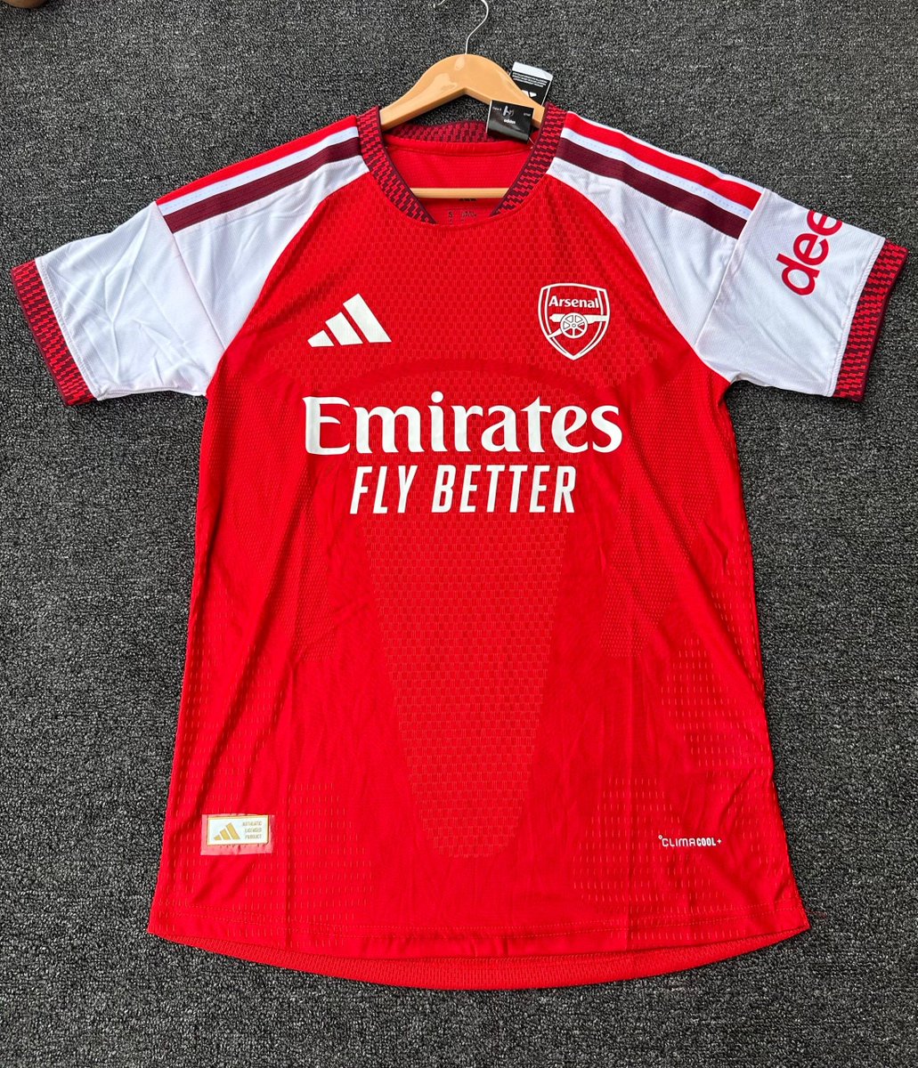 mr__topson's tweet photo. Chelsea Home 💙💙
Man united Home ❤️❤️ ( short and long sleeve)

Arsenal Away 🫥🫥
Arsenal Home 🏡♥️ https://t.co/37wdIVK54t
