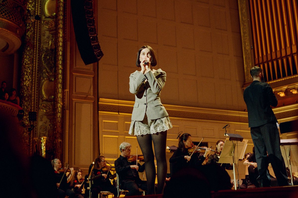 st_vincent's tweet photo. live with orchestra resumes next week
see you soon x

6/23 - atlanta, ga
https://t.co/dGqUsh38CE

6/25 - vienna, va
https://t.co/qajgzvxwnX

6/27 - ottawa, on
https://t.co/cDwFGVd79V

photo by cj harvey https://t.co/Esj8jWI4C4