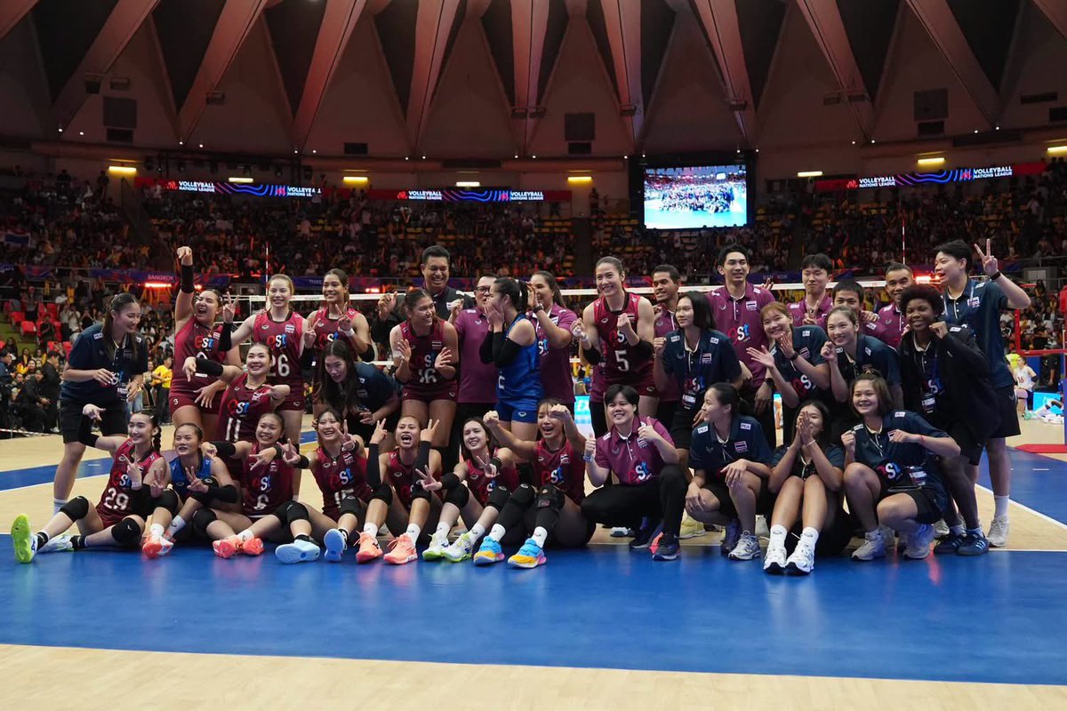Skyboyz15's tweet photo. 🏐🇹🇭 วันแห่งชัยชนะของวอลเลย์บอลไทย
#วอลเลย์บอลชาย
ทีมชาติไทย เอาชนะ ทีมเกาหลีใต้ ไปอย่างสุดมัน 3-2 เซต ศึก AVC Men’s Volleyball Cup 2026 
#วอลเลย์บอลหญิง
ทีมชาติไทย ที่โชว์ฟอร์มได้อย่างร้อนแรง ชนะ ทีมแคนาดา 3-1 เซต ศึกวอลเลย์บอลหญิง เนชั่นส์ลีก 2026 https://t.co/e6K3rtEqwH