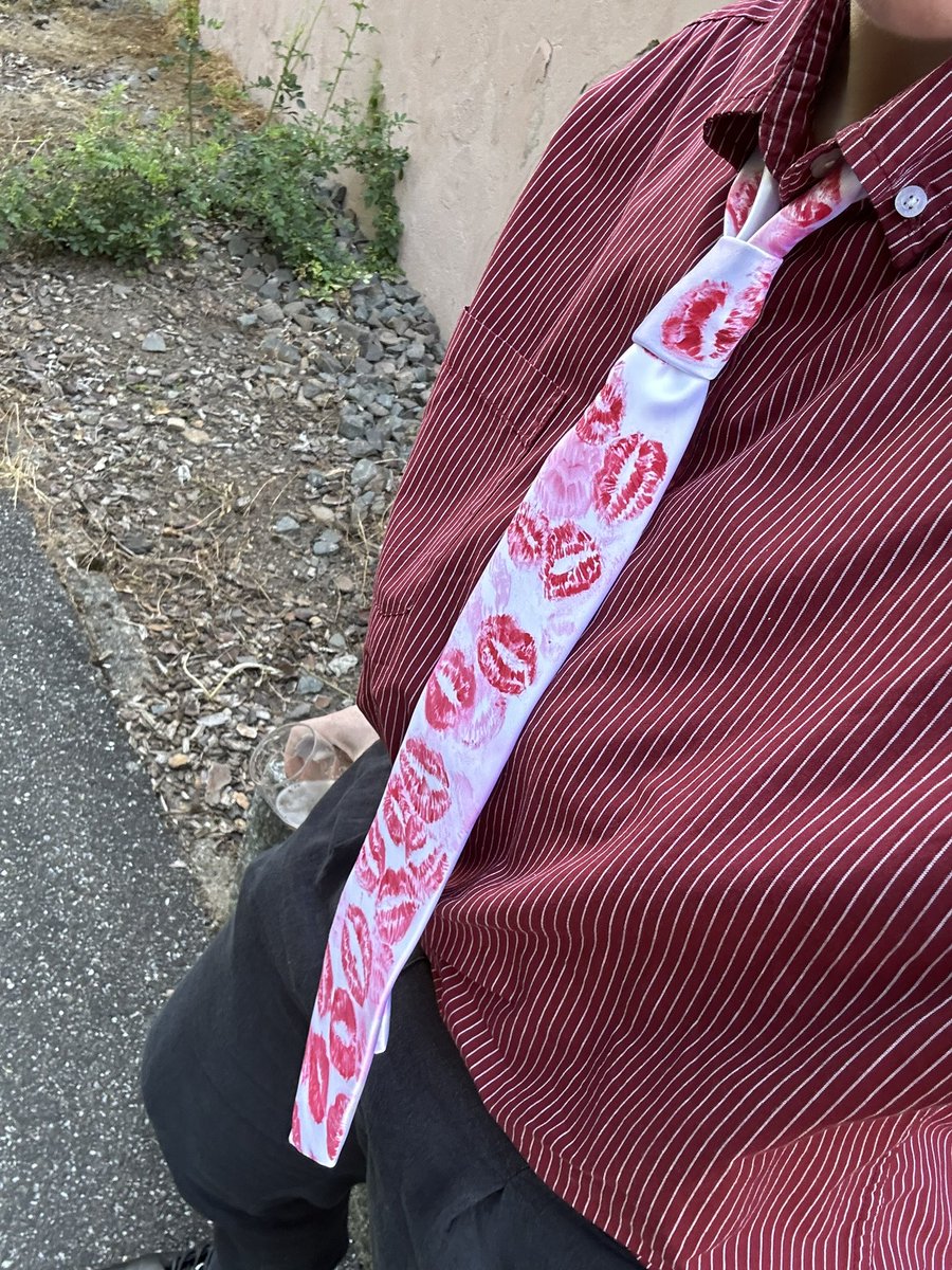 Juno1809's tweet photo. My femme made that tie for me. #butch #butchfemme #lgbtqpride https://t.co/pMktZtLdud