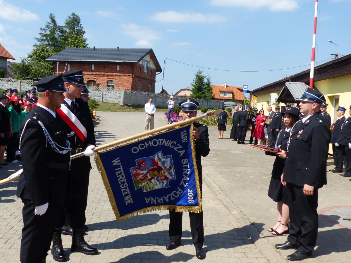 PSPNML's tweet photo. 20 czerwca w Tereszewie odbyła się uroczystość z okazji 100-lecia istnienia Ochotniczej Straży Pożarnej w Tereszewie.
Więcej informacji link⬇️
https://t.co/ZFMPDqeVpy https://t.co/zhul5iYRIl
