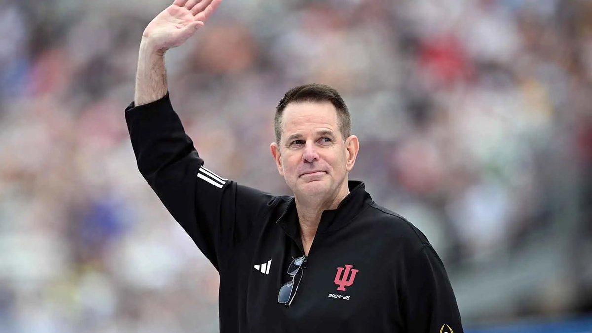 RedditCFB's tweet photo. Team has struggled forever
Gets a new coach
Immediately becomes a contender https://t.co/jWclDQj2nC