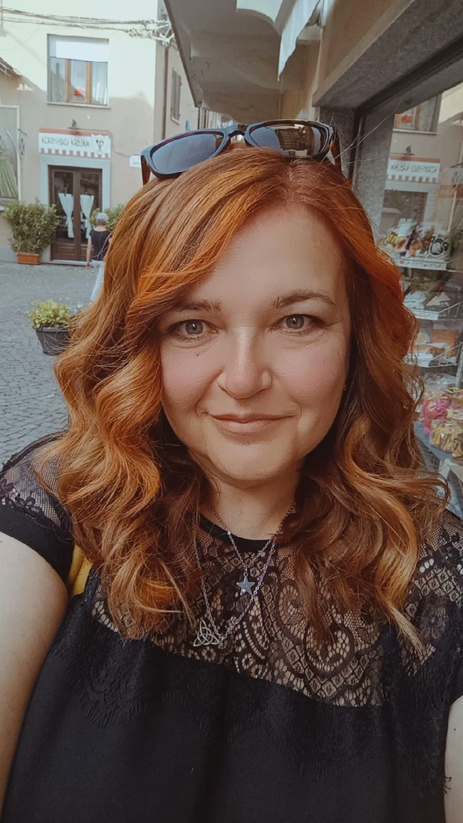 ChoosyGirl73's tweet photo. Pressione 100-50, capelli color rame acceso e 2 ore e mezza al fresco con il condizionatore ๐ป๐ป๐ป
Cosa vuoi di piรน dalla vita? ๐คฃ
.
.
.
#copperhair #muoro https://t.co/KeCD1NRkRE