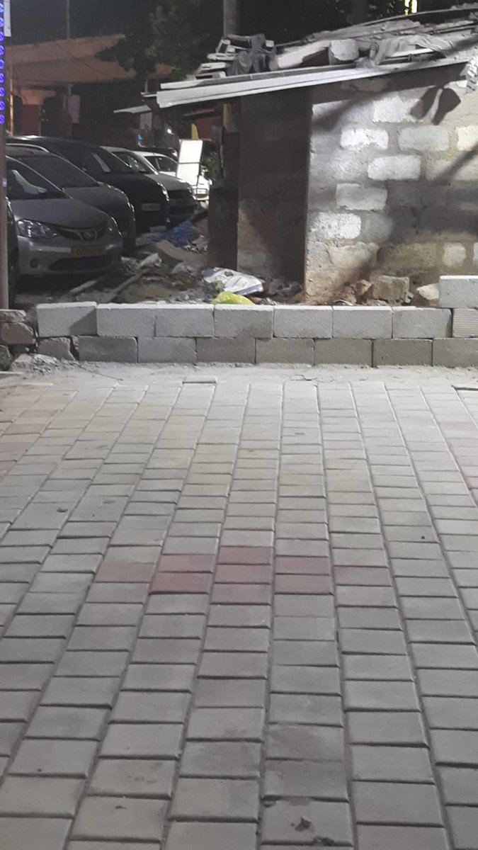 VajapeyamSriva1's tweet photo. @krishnabgowda @GBAChiefComm @comm_blr_south @osd_cmkarnataka Few months back @GBA_office spent crores to construct foot path for last mile connectivity but failed to clear encroachment. Unauthorized shed,unauthorized hotel, parking no place for pedestrians vajarahalli 100 ft rd https://t.co/VhZx4Mn09T