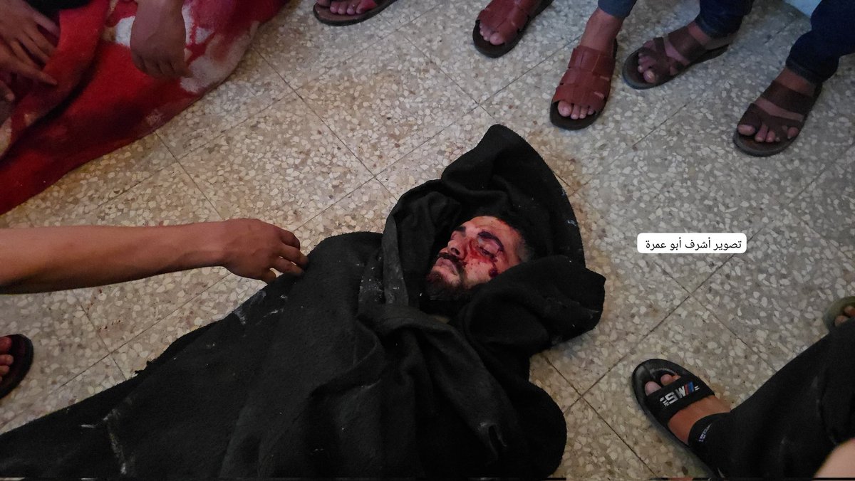 QudsNen's tweet photo. Breaking | Israeli airstrike assassinates journalist and cameraman Ahmad Samir Washah, brother of journalist Muhammad Washah, who was also assassinated two months ago. https://t.co/wiDDI2XhIz