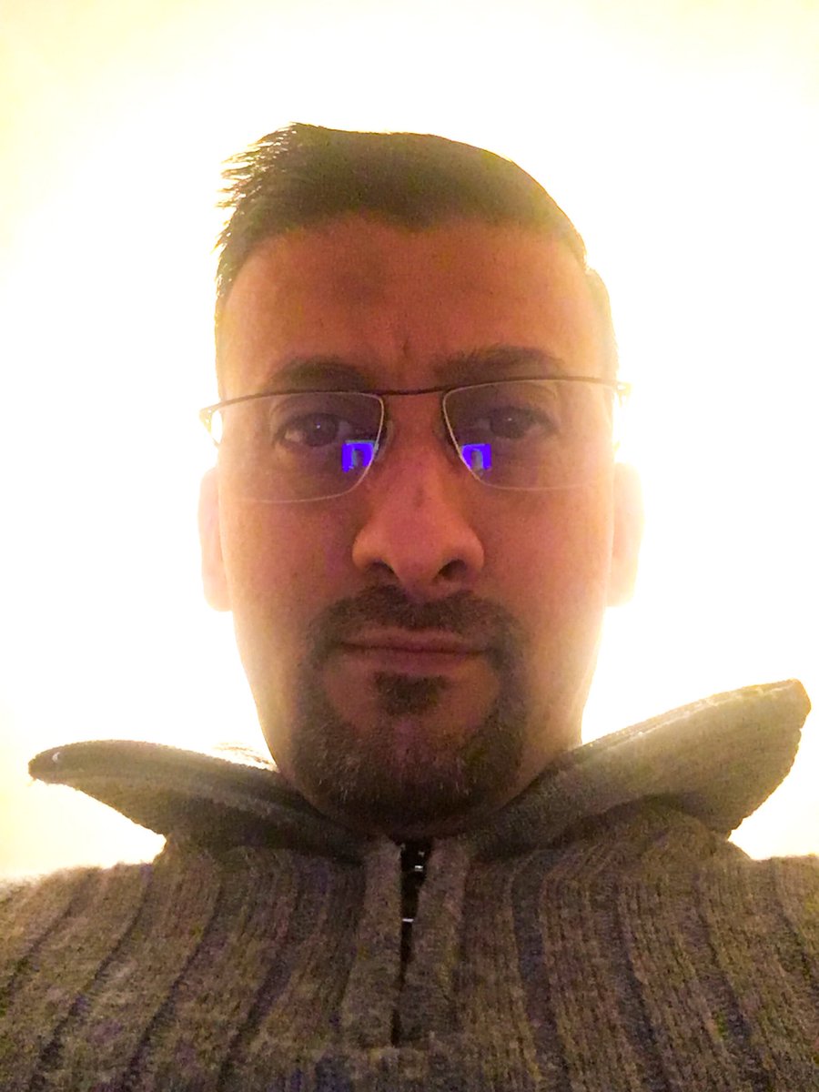 Vyenkatesh_K's tweet photo. It's #SelfPortraitSaturday guys! 🌑
#Vyenkypics https://t.co/4BXvRL6tZm