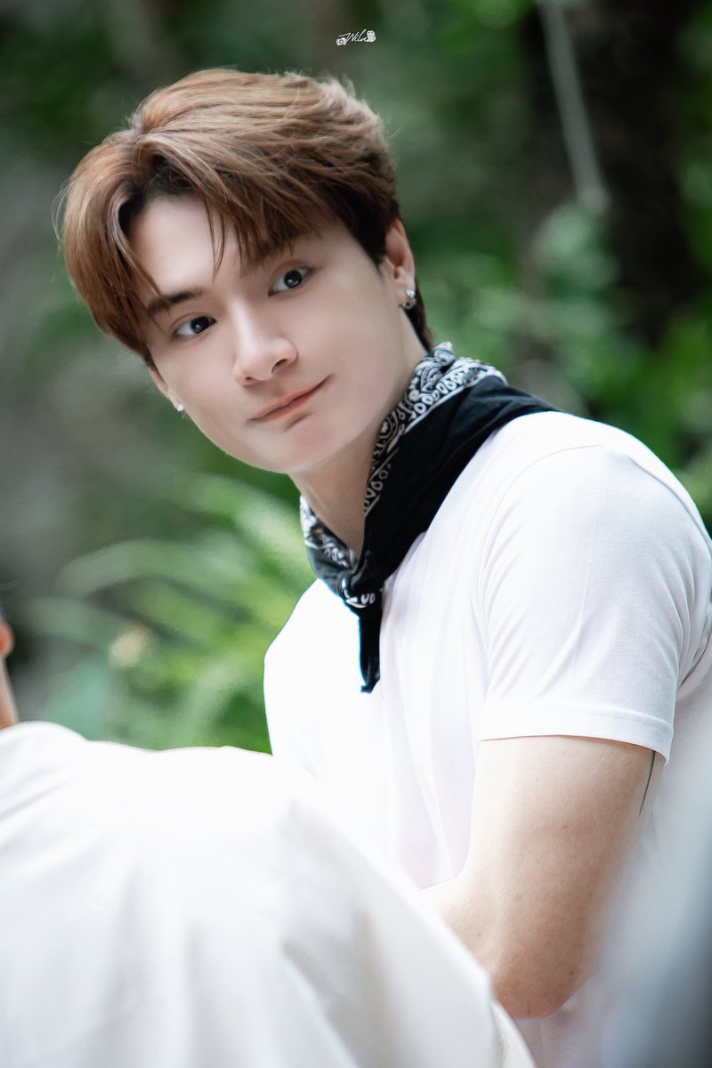 WilaGal's tweet photo. โคตรจะเหมือน 555555555555555555555555555555555555555555555555 สิงโต เก่งจังหว้า จับคริส พี ใส่ฮูดสิงโต ก็คิงแมนจริงๆนี่ซินะ คนที่คลั่งรักที่สุด 

( คนพิมพ์ไม่ใช่สาววาย) https://t.co/NCyuEs5k6y