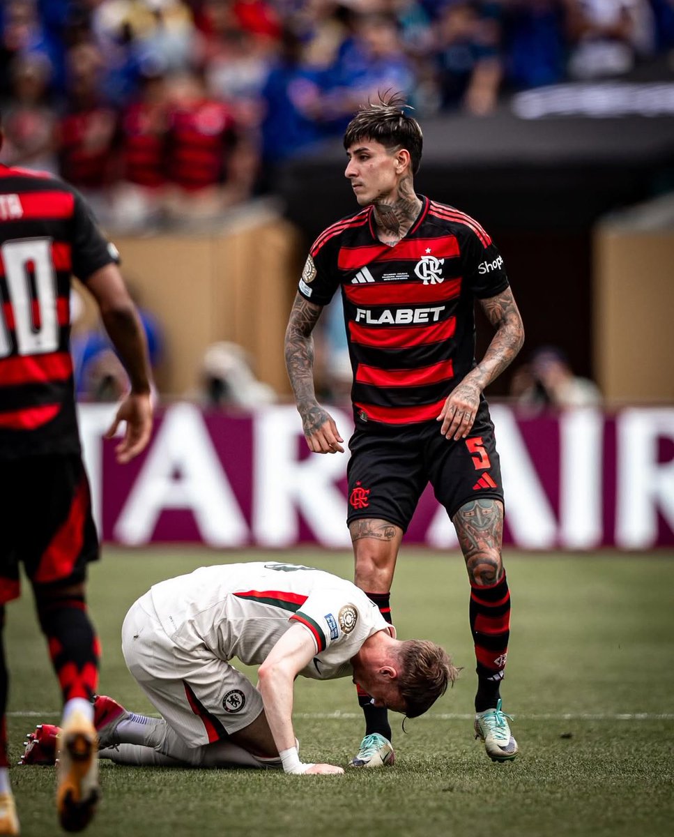 camilauserr's tweet photo. Há um ano, o Flamengo botou os ingleses na roda e ninguém entendeu nada https://t.co/zmgTQHwRxI