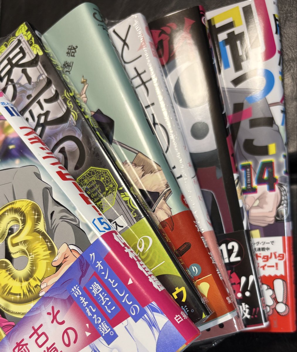 awachiru's tweet photo. 最近買った漫画
スキップビート53
界変の魔法使い４
スパイファミリー17
ときめきトゥナイトそれから６
黄泉のツガイ12
刷ったもんだ14

アプリで読んでても紙の本を買ってしまう https://t.co/kr92zU6irE