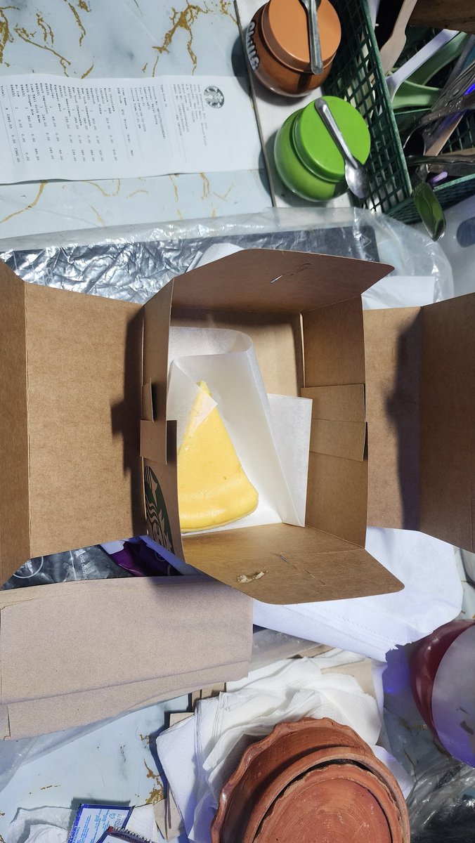 SIDDHARTHA8875's tweet photo. @StarbucksIndia @Starbucks I ordered 2 new york cheesecake as takeaway from CC2 Newtown, Kolkata,WB, India. At home I found only 1 piece they gave. It will be helpful if you something can be done. https://t.co/bfV0hM6hVx