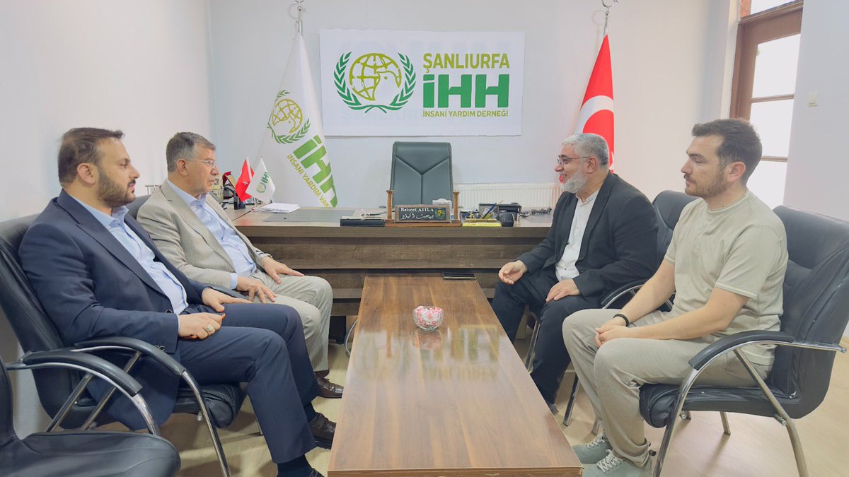 mbagmanci63's tweet photo. 📍İHH Şanlıurfa İl Temsilciliği🏢

Milletvekilimiz Mehmet Ali Cevheri ile birlikte, İHH Şanlıurfa İl Temsilciliğini ziyaret ettik.

İl Temsilcisi Behçet Atila ve vakıf yöneticileri bir araya gelerek; sahada yürütülen insani yardım çalışmaları ile ilgili bilgi aldık.

#AKHaliliye #AKParti #MustafaBağmancı #Şanlıurfa #Ankara #Göbeklitepe #Haliliye #Karaköprü #Eyyübiye #Harran #Akçakale 

@RTErdogan @abuyukgumus @bybekirbozdag @acarfaruka @AKGMTeskilat @hakanaksu058 @farukaytek @ensartopcu @malicevheri @milhamigunbegi @fatmaocak0663 @MDOGANSALAR_TR @AkHaliliiye @AkHaliliyeKadin @akgenchaliliyee @BehcetAtila_ @ihhinsaniyardim