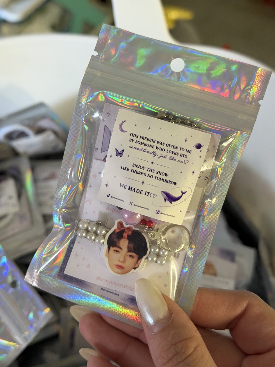 isa ☾ is seeing bts ✨ tweet media