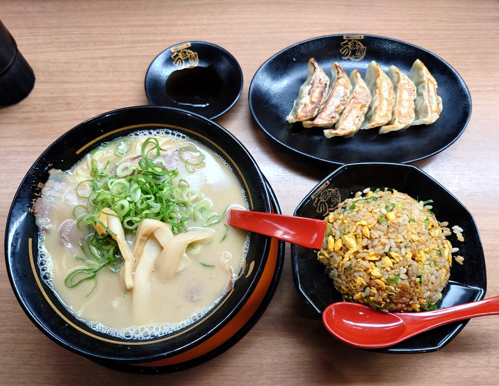 AR_takeyoshi's tweet photo. 合戦後は🐎🐎🐎🍜 https://t.co/89gIVc0tqw