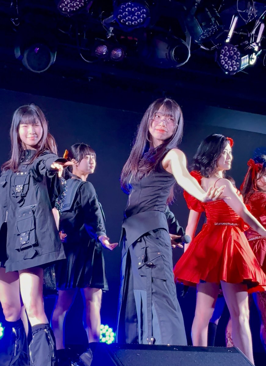 shilfol's tweet photo. いい衣装たちだった https://t.co/idmOa97WI6