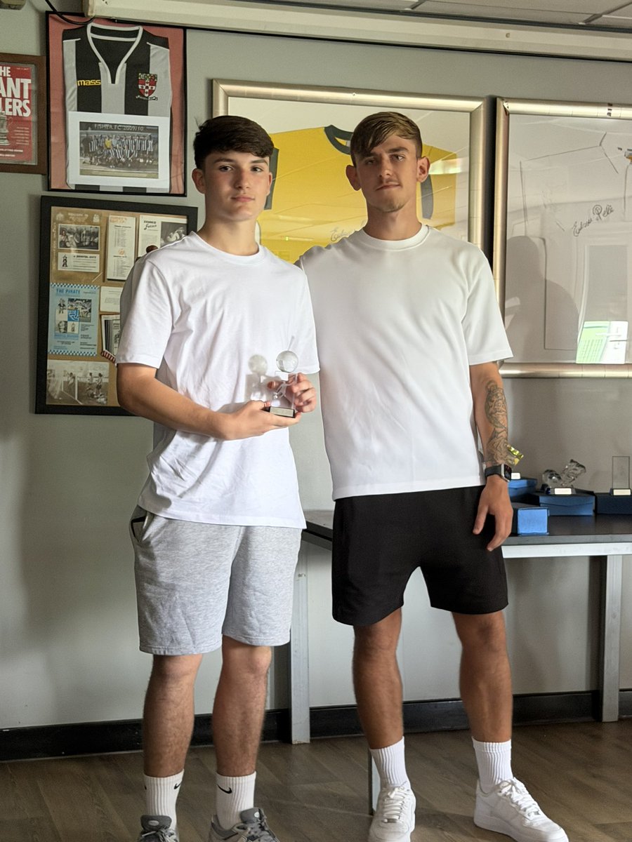 RotherhitheFc's tweet photo. Managers player Harry 🔥👏🔥 https://t.co/mFu4pBryRv