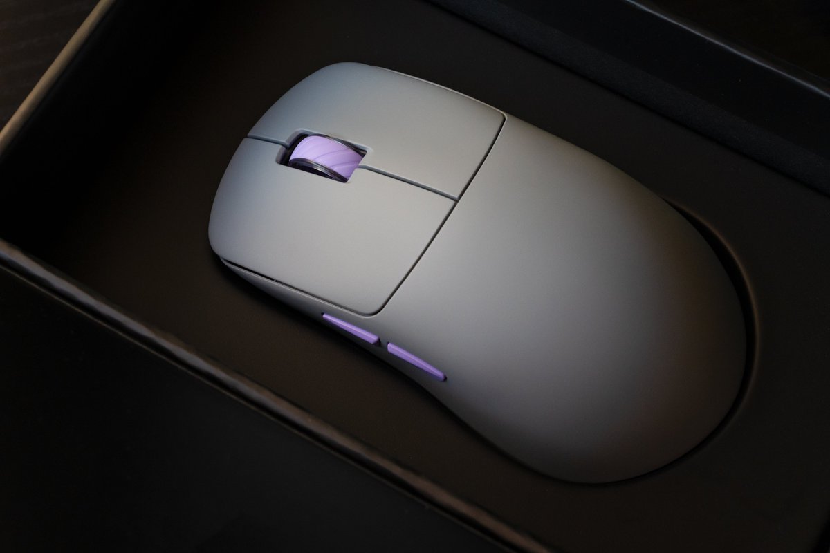 theillmeister's tweet photo. KO-ONE in that Gray/Purppp 🩶💜

One of my favorite mice has dropped in a couple of new soothing colorways! The new blue/white offering is beautiful, but i'm still on the "grey mouse / accent color wheel + side buttons" kick since I got the Lycan.

CRDRAKO have created such a fantastic offering with the release of the KO-ONE. Build quality, click implementation, and a shape that feels just right in my hand. It's a banger.👏