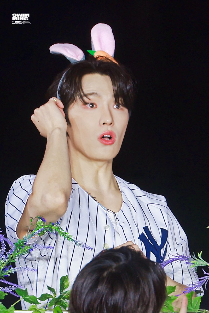 SWIMMING0211's tweet photo. 260620 Carat Land

🐰

#디노 #dino 
#세븐틴   #SEVENTEEN https://t.co/9uU4n3OYZV