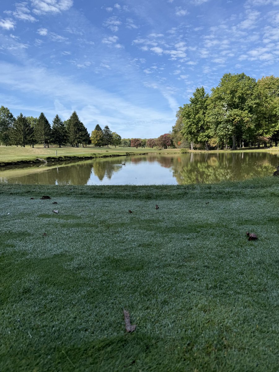 24BirdWilson's tweet photo. The Country Club of Meadville #Pennsylvania #golf #CCMeadville #USA 
📍 Meadville, Pennsylvania
Rating: 8.5/10 (nice layout, well kept, friendly staff - been around since 1905)
Recommend: ✅ 
(Private course) https://t.co/Lk3gjOEuzd