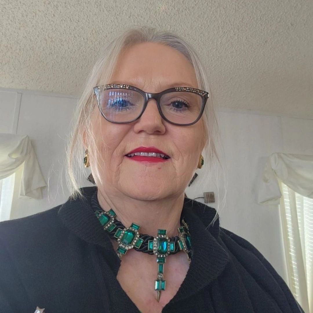 Annette Suzan tweet media
