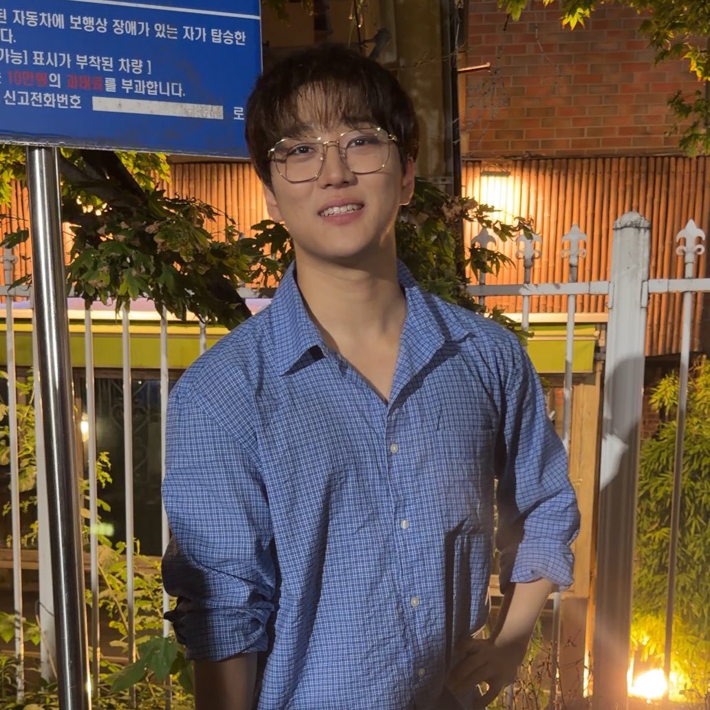 endof_July's tweet photo. 진짜진짜진짜 오늘 얼굴 백만점 💯💯💯
너무 잘생겨서 동네방네 자랑해야됨 ㅜ.ㅜ https://t.co/Gs7x8Nu9Im