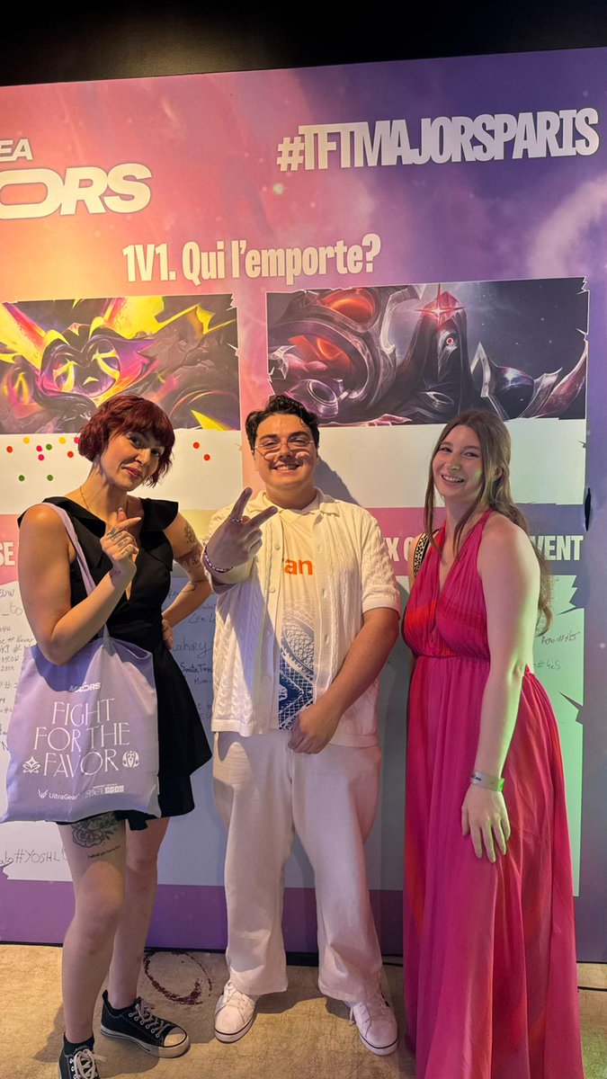 Ayoubi_to's tweet photo. Le major @TFT_France @TFT c'est un vrai banger ! 

Faut trop refaire des évents comme ca en France.

Merci pour les photos @Yume__Wo__Miru @unbrix_ @wandakunpls @SystemOfLou @LtyAlice https://t.co/6GrE8MvCIT