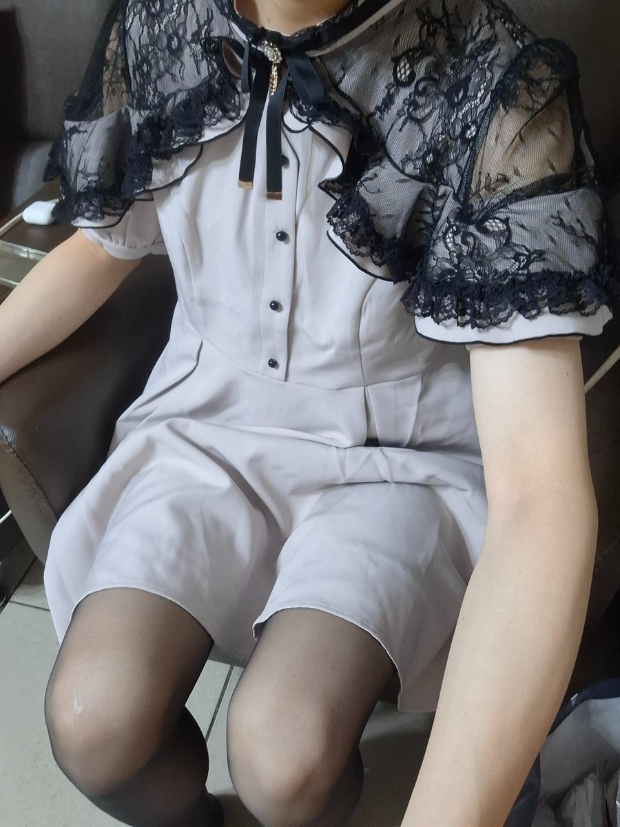 nick89415's tweet photo. 新衣服 日系連衣裙約會衣服

#男娘 #女裝 #黑丝 https://t.co/48WHotZ8vn