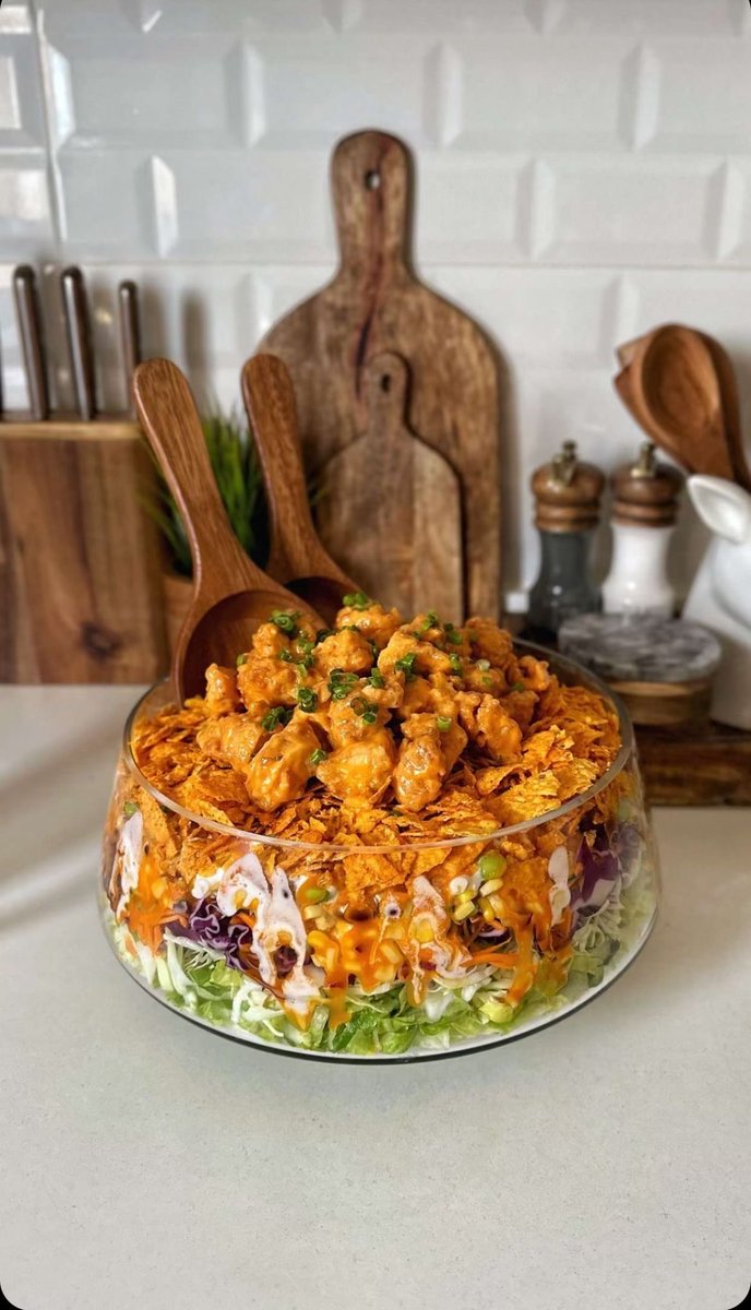 Daily_Cook_'s tweet photo. السلطات الي سويتها لصديقاتي وصارت إدمان هم صاروا كل ما يجون عندي يطلبون أسويها لهم🥗🥗 https://t.co/FEmLQz58lG